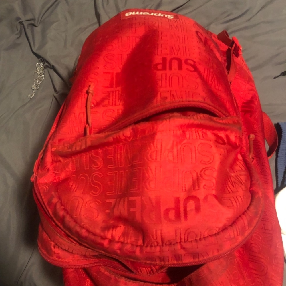 Red supreme backpack - Picture 4 of 5